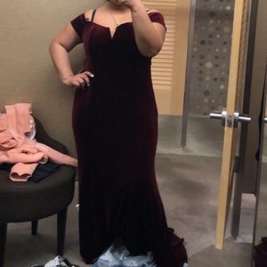 Velvet wine colored prom dress !!💜